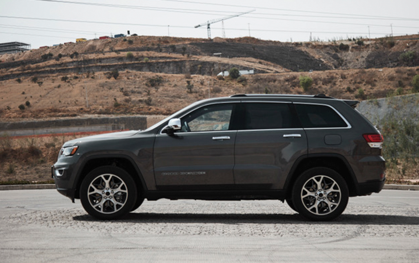 GRAND-CHEROKEE-2021-NIIIMesa-de-trabajo-2